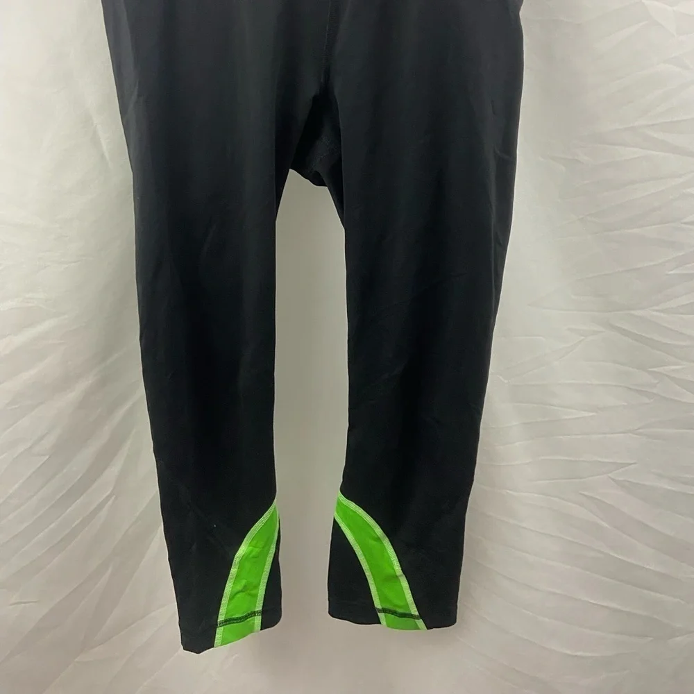 Lululemon Cropped Leggings Size 6 Black Green Yoga Gym Tights - Picture 2 of 8